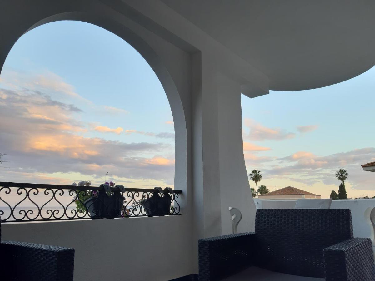 B&B Sea Terrace Ачі-Кастелло Екстер'єр фото